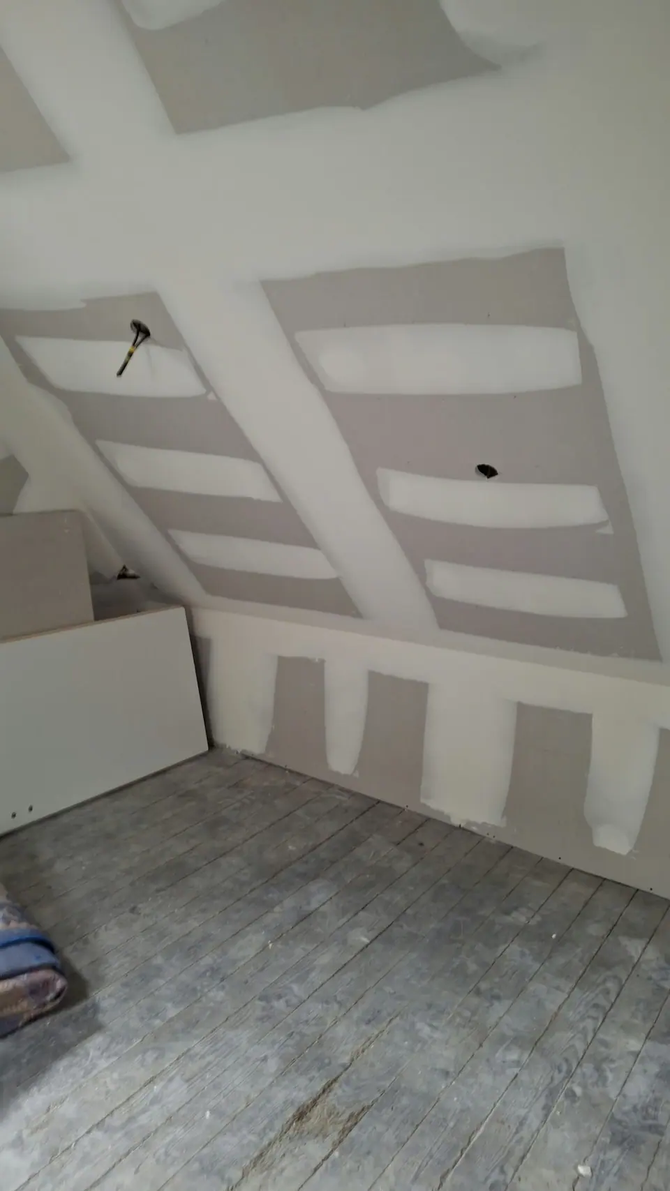 Combles : joints de plaques enduits